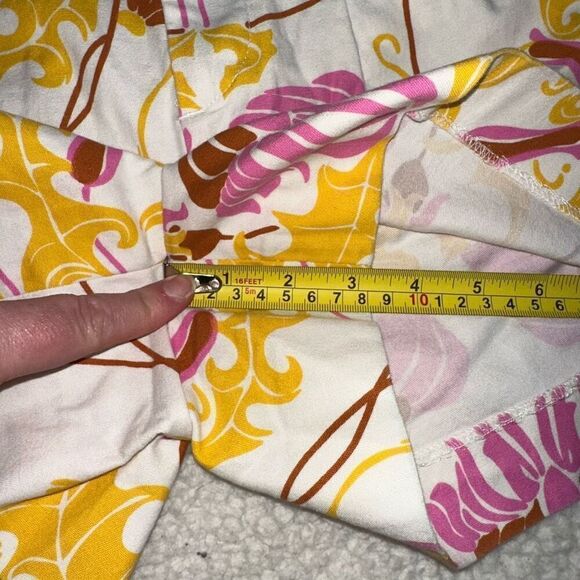 Zara Women’s White Pink Yellow Pleated High Waisted Shorts Size Small - Picture 7 of 9